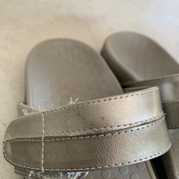 Vionic Silver Camila Sandal Orthopedic Summer Fall Metallic Retro Comfort - Picture 3 of 9